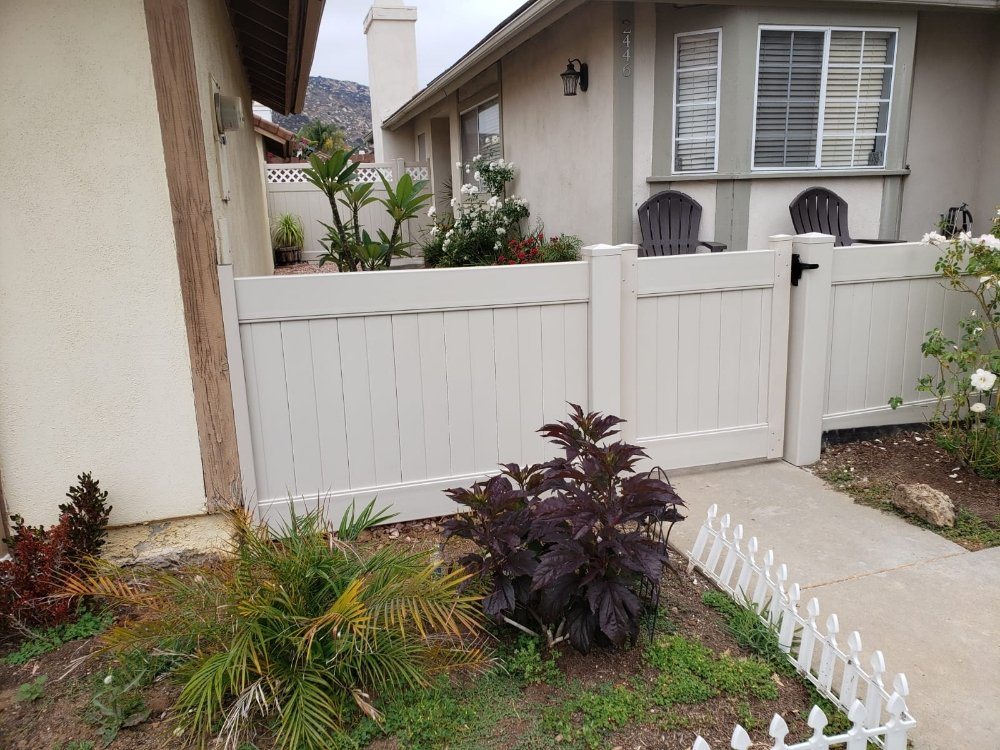 Vinyl Fence installed by Mitre's Fence in San Marcos